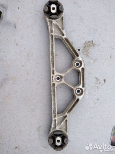 Кронштейн редуктора Audi A8 (D3,4E)