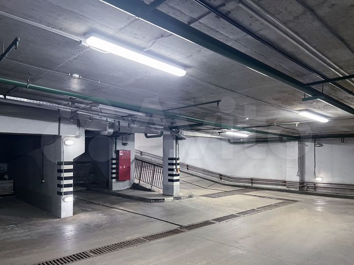 Машиноместо, 14 м²