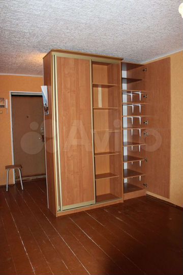 Комната 19 м² в > 9-к., 2/5 эт.