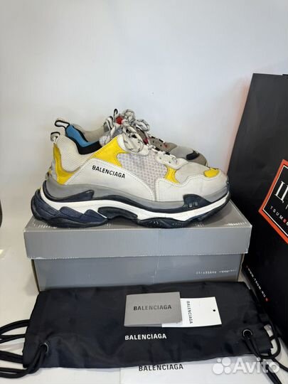 Balenciaga triple s оригинал