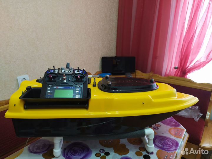Прикормочный кораблик