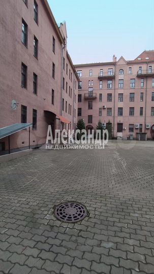 4-к. квартира, 133 м², 2/4 эт.