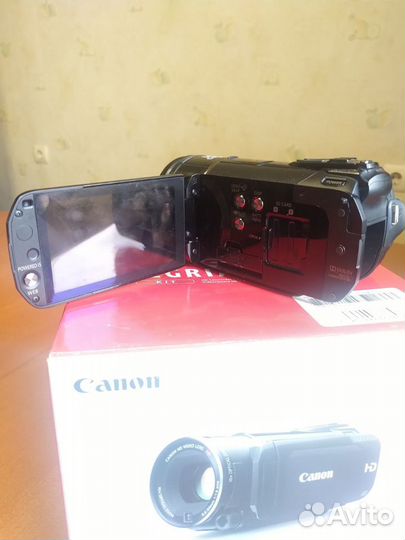 Видеокамера Canon legria HF S200e
