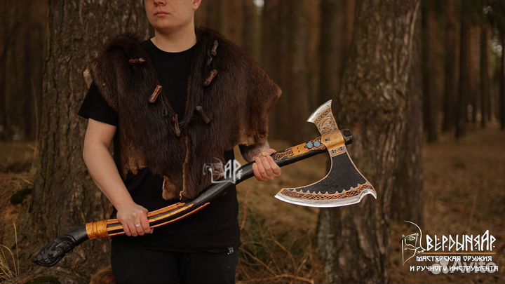 Топор Кратос твердыняар