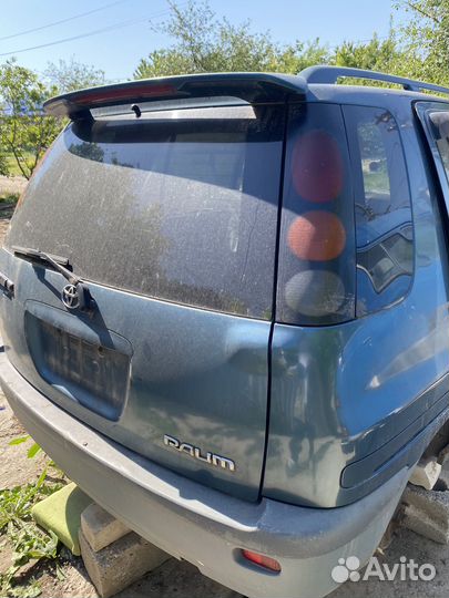 Дверь багажника toyota raum EXZ10