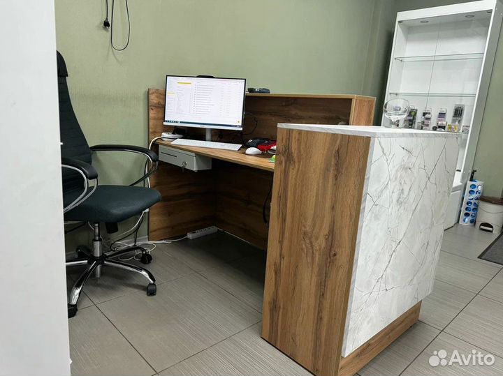 Стол ресепшн Бьюти