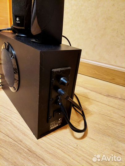 Logitech S220 с сабвуфером
