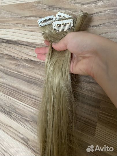 Волосы на заколках