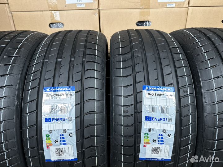 Triangle EffeXSport TH202 275/40 R20 и 315/35 R20 110Y