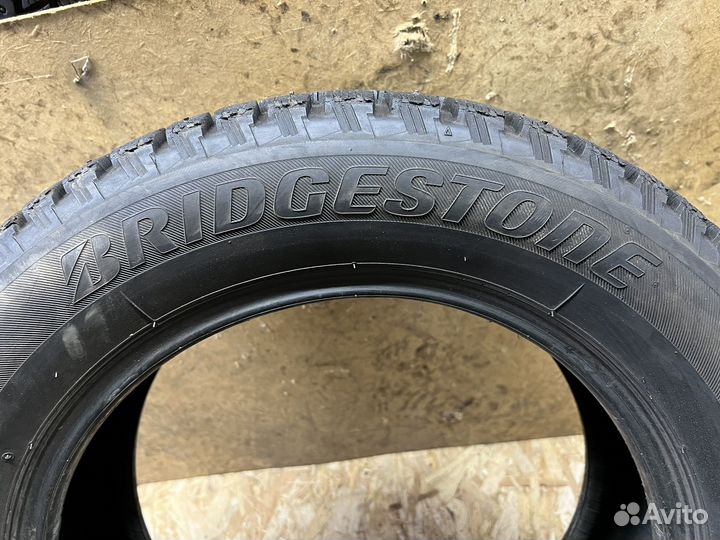 Bridgestone Blizzak Spike-01 195/60 R15 88T