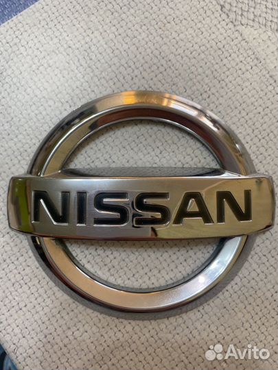 Эмблема nissan