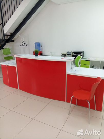 Стол и стулья