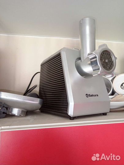 Мясорубка электрическая новая