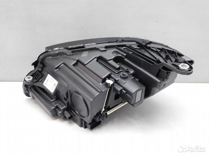 Фара правая Mercedes-Benz E-Class