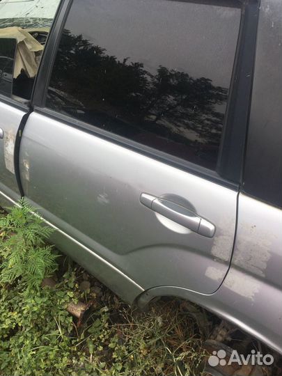 Субару форестер дверь
