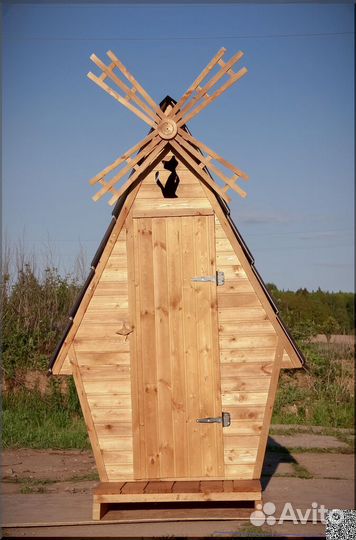 Дачный туалет деревянный
