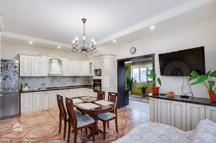 Дом 272 м² на участке 15 сот.