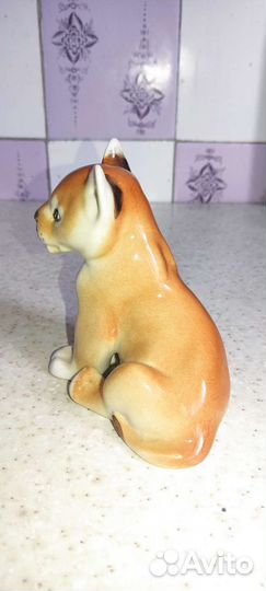 Фарфоровая статуэтка 