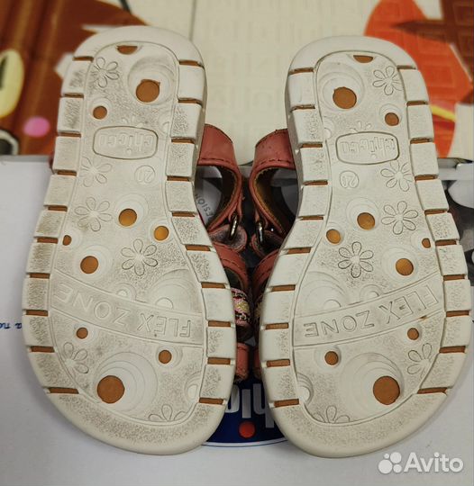 Сандалии для девочки Chicco