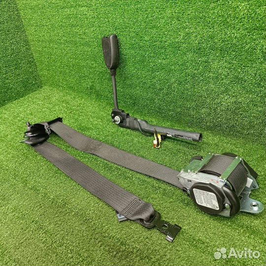 Ремень безопасности правый Opel Astra J 2012