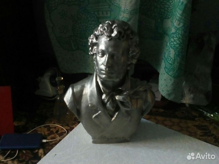 Бюст Пушкина