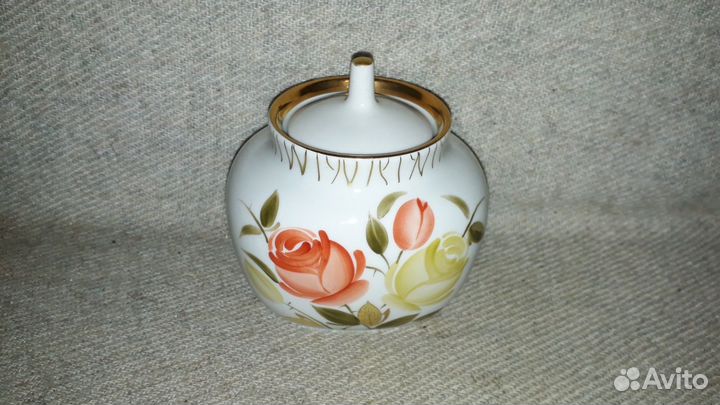 Сахарница Чайные розы фарфор лфз СССР позолота