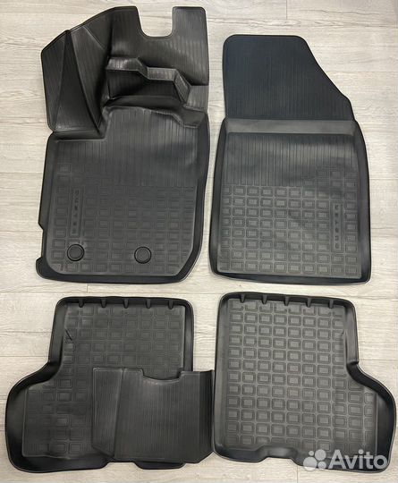 Оригинальные полиуретановые ковры Renault Duster 2