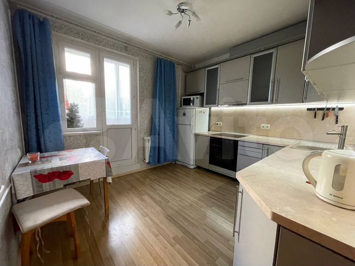 2-к. квартира, 57 м², 2/25 эт.