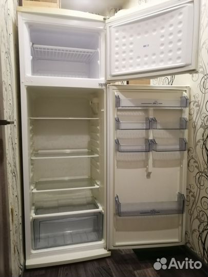 Холодильник бу Vestel