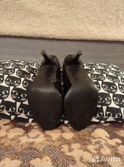 Туфли женские лакированные р. 39