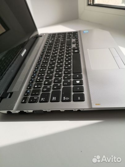 Ноутбук samsung NP370R5E