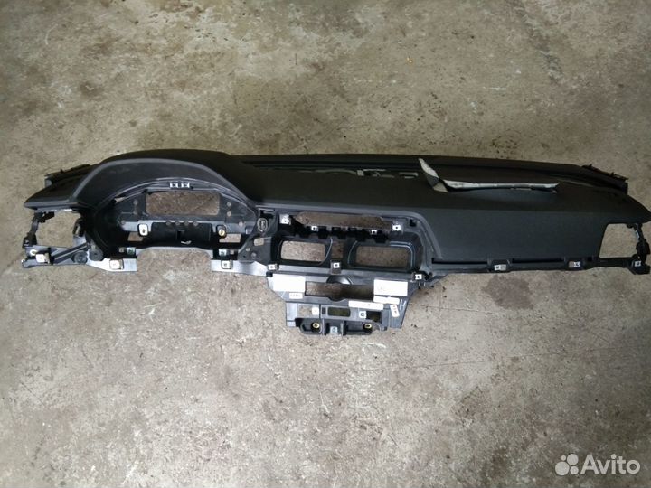 Панель (торпеда) Ауди Q5