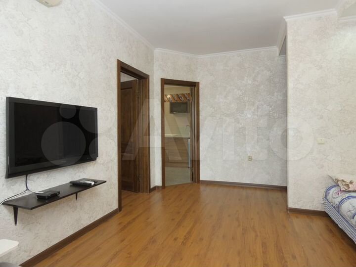 2-к. квартира, 53 м², 3/6 эт.