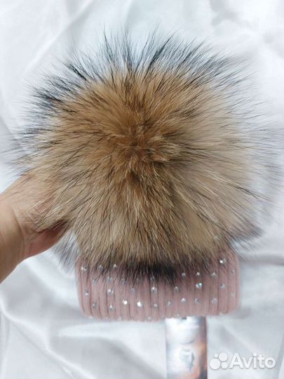 Шапка с помпоном