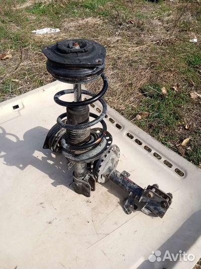 Стойки амортизатора nissan note e11