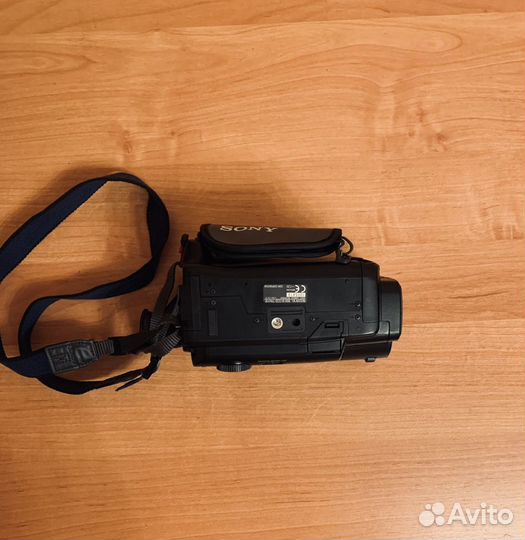 Видеокамера Sony Handycam CCD-TR411E Hi8 XR