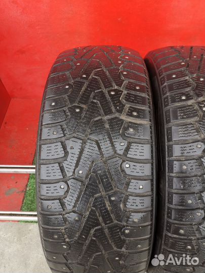 Pirelli Ice Zero 215/55 R17 98T