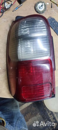 Фонарь задний левый surf 185