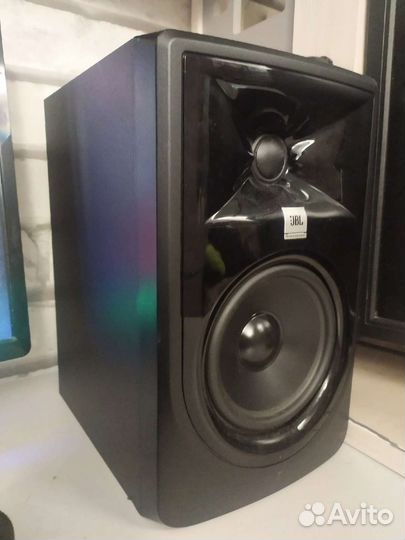Студийные мониторы JBL 305P mkii