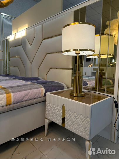 Спальный гарнитур