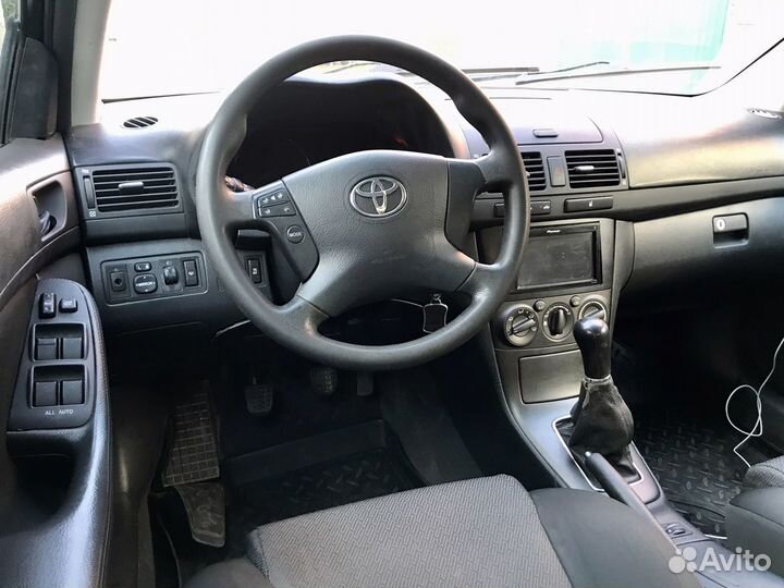 Toyota Avensis 1.8 МТ, 2008, 250 000 км