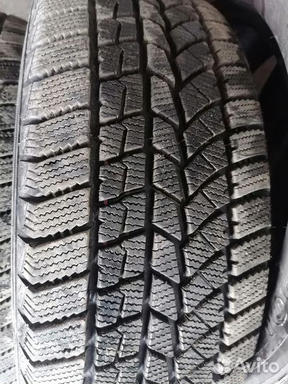 DoubleStar DW02 225/60 R17 99T