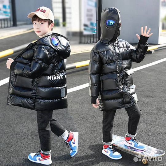 Пуховик с капюшоном очками