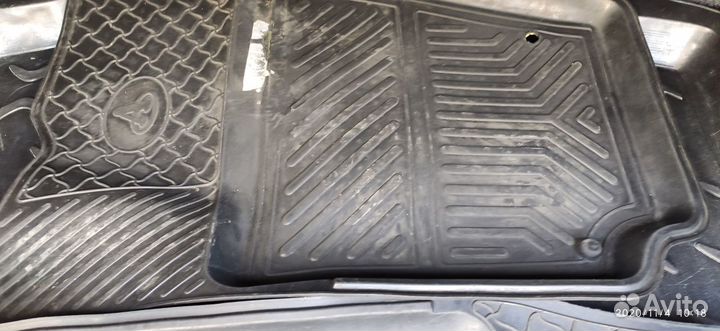 Автомобильный коврик