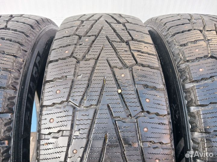 Roadstone Winguard WinSpike SUV 225/65 R17