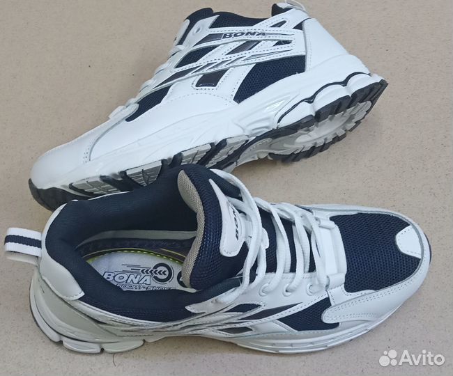 Кроссовки Bona