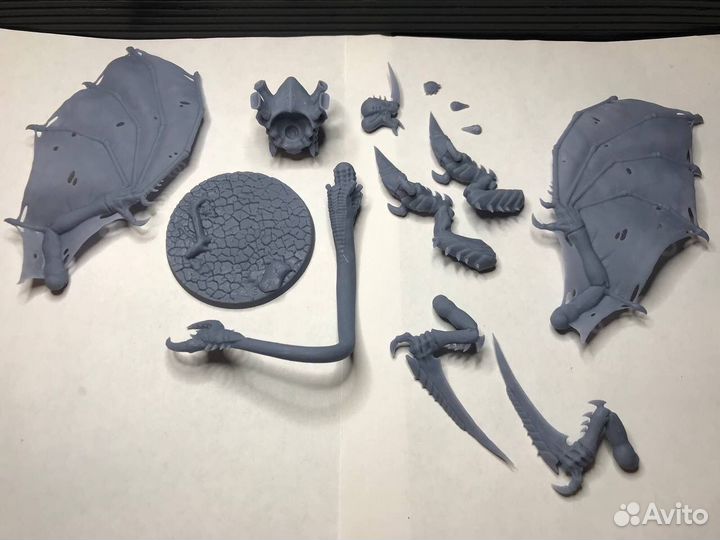 Warhammer 40000 миниатюры Hive Tyrant (с крыльями)