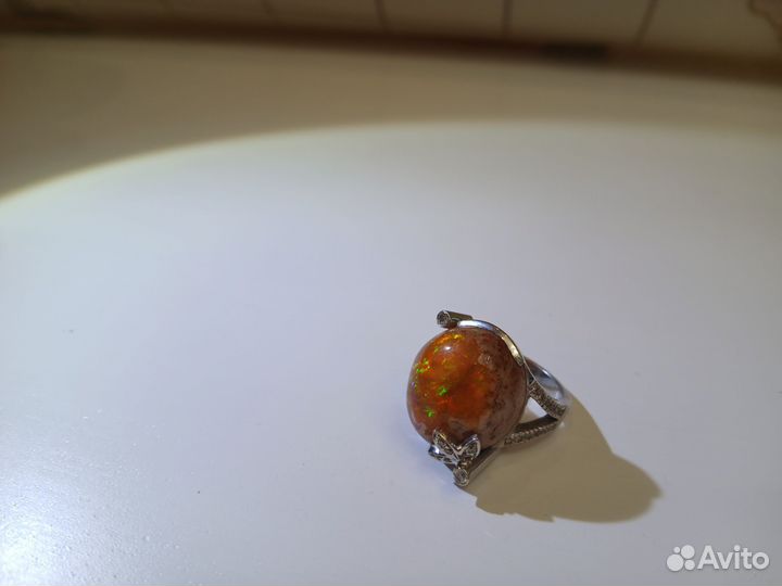 Золотое кольцо с опалом 17К и бриллиантами