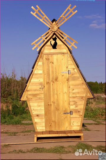 Уличный туалет деревянный