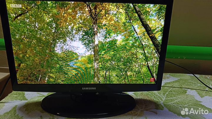 4 телевизора на кухню